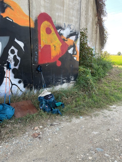 Graffiti, hat and bag
