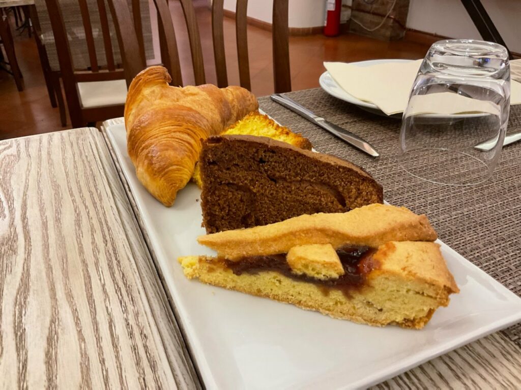 Croissant, pastries, cake, loaf